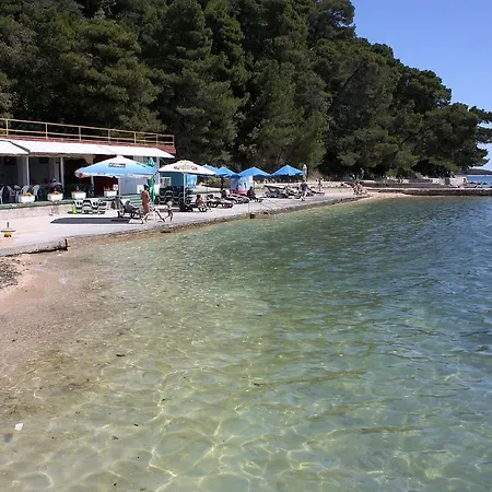 Apartman With Parking Space Palit, Rab - 14610