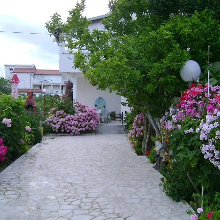 Appartement With A Parking Space Palit, Rab - 14610