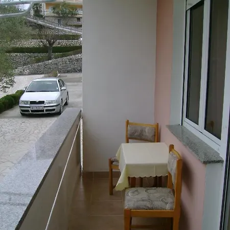 Apartman With Parking Space Palit, Rab - 14610 Palit