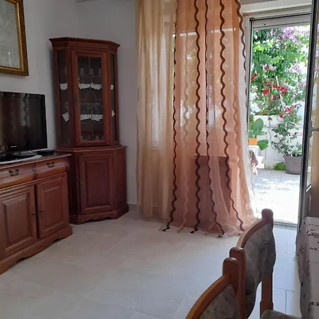 With A Parking Space Palit, Rab - 14610 Appartement