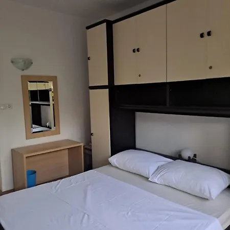 Appartement With A Parking Space Palit, Rab - 14610