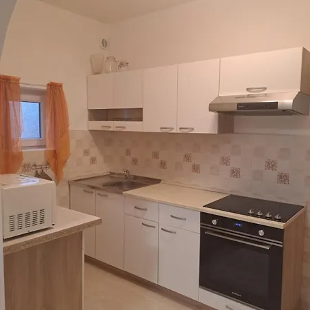 With Parking Space Palit, Rab - 14610 * Palit